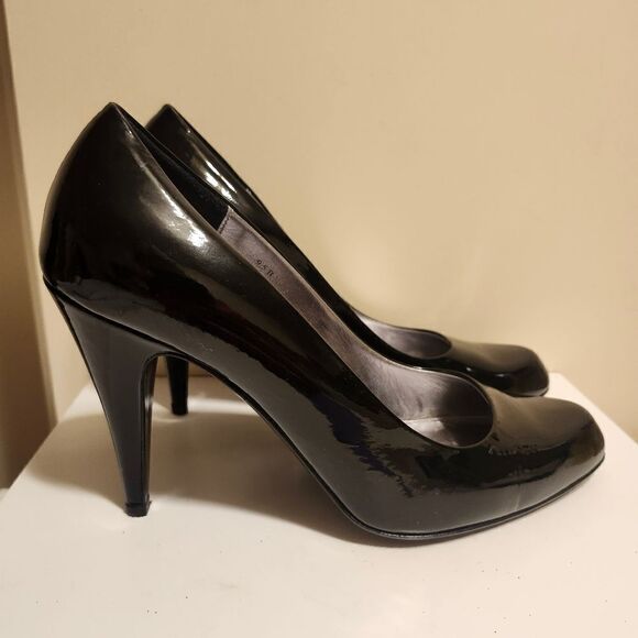 Coach Black Patent Leather Cone Heel Pumps sz.9.5 Ret $265 Worn Once! - Picture 3 of 7
